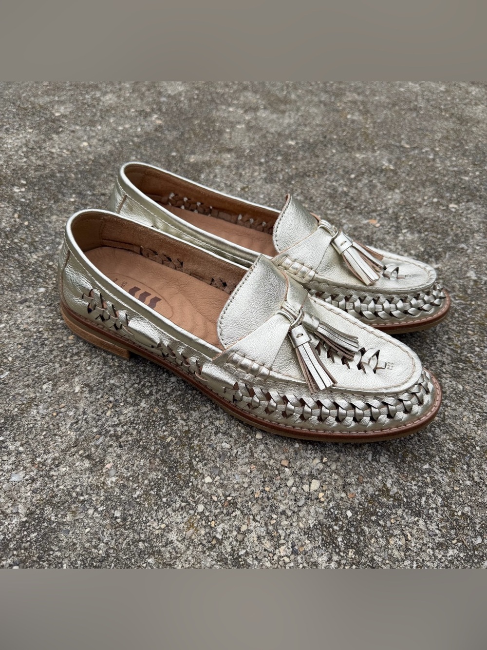 Sperry gold Seaport Leather Loafers Size 10